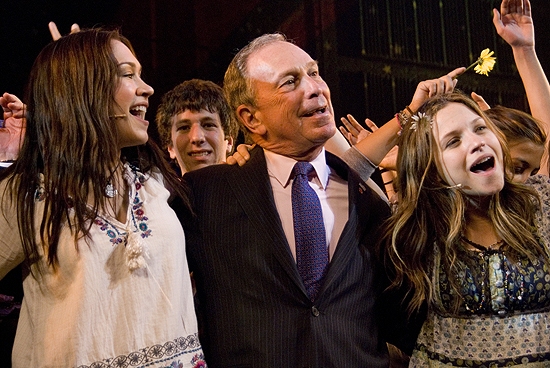 Photo Coverage: Mayor Bloomberg Takes in HAIR Image