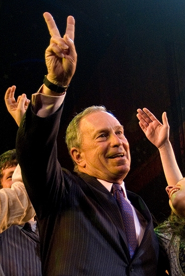 Photo Coverage: Mayor Bloomberg Takes in HAIR Image