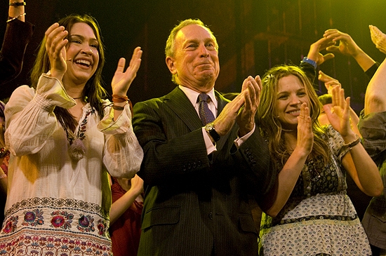 Photo Coverage: Mayor Bloomberg Takes in HAIR Image