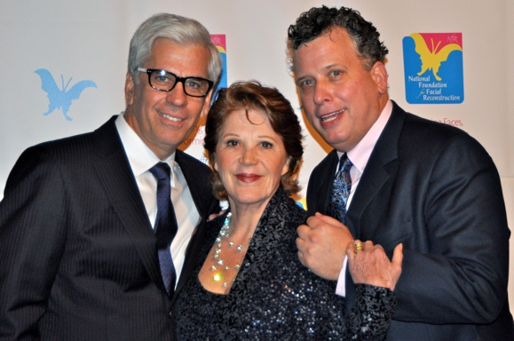 Photo Coverage: Stars Come out for 'Cabaret For Medicine' Image