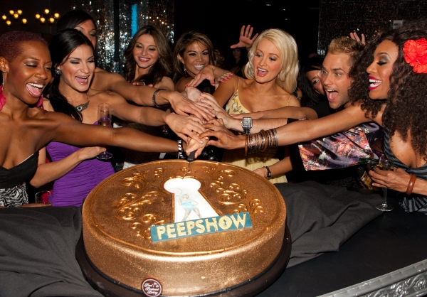 Holly Madison and the Cast of PEEPSHOW Photo