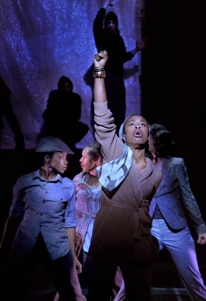 Photo Flash: Sax, Munoz, Hanlon & More In VENICE At KC Rep Image