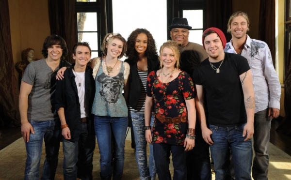 Photo Flash: Alicia Keys Mentors the Top 7 On AMERICAN IDOL Image