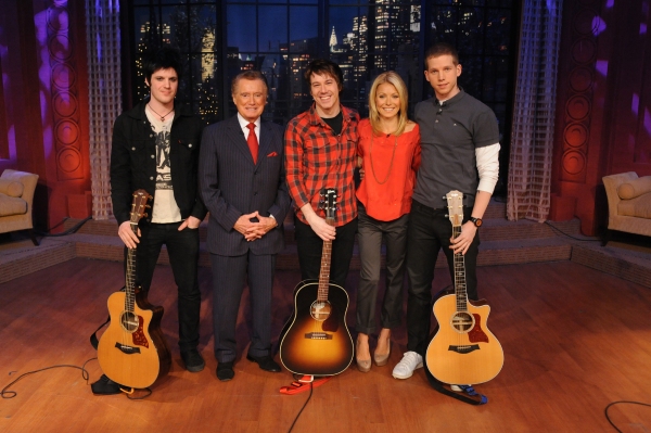 Photo Flash: AMERICAN IDIOT Performs On 'Live With Regis & Kelly' Image