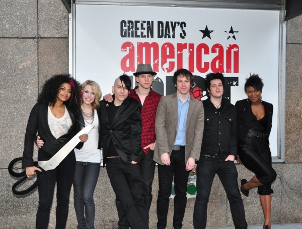 Photos: AMERICAN IDIOT Unveils IDIOT-Themed Windows at Bloomies Image