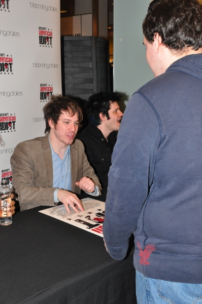 Photos: AMERICAN IDIOT Unveils IDIOT-Themed Windows at Bloomies Image