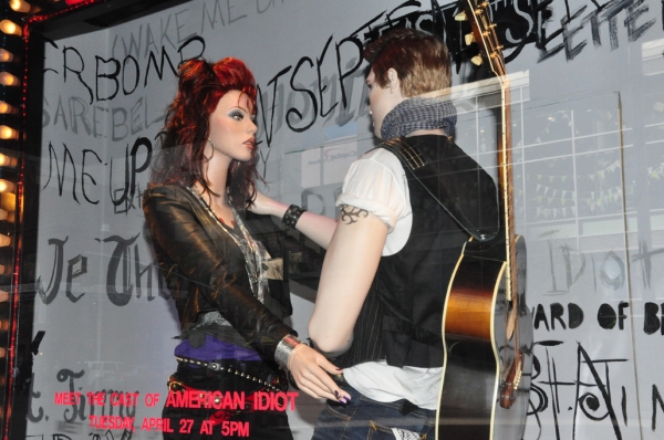 Photos: AMERICAN IDIOT Unveils IDIOT-Themed Windows at Bloomies Image