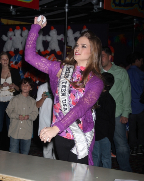 Photo Coverage: John Stamos Hosts 'Project Cuddle' Image