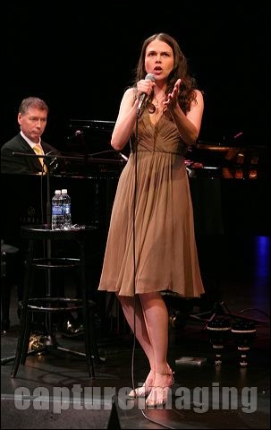 Photo Flash: CTG/Kirk Douglas Theatre Hosts An Evening With Sutton Foster Image