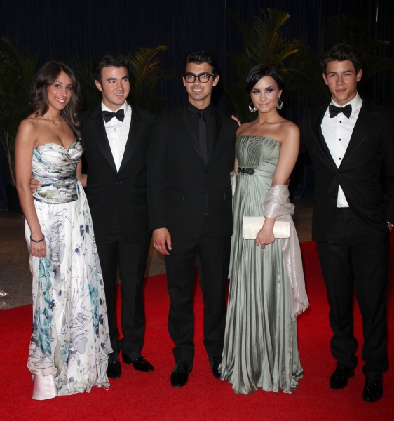 Danielle Deleasa, Kevin Jonas, Joe Jonas, Demi Lovato & Nick Jonas Photo