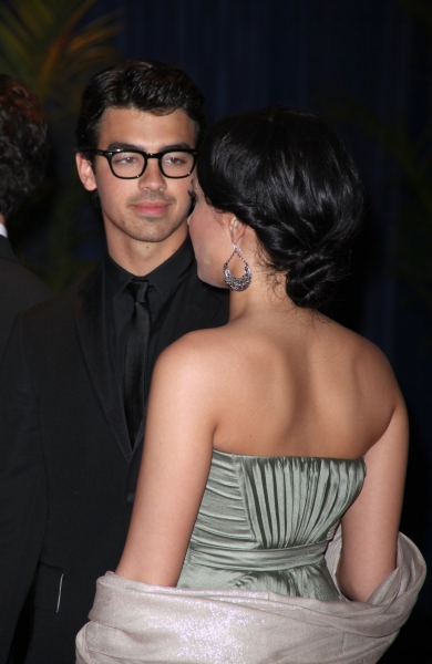 Joe Jonas & Demi Lovato Photo