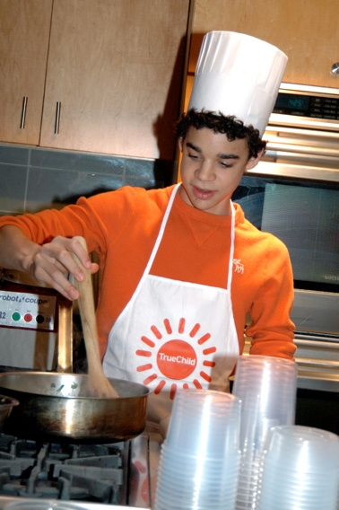 Photo Coverage: Kulish, Alvarez, & Kowalik Reunite for BILLY ELLIOT Celebrity Cook-Off Image