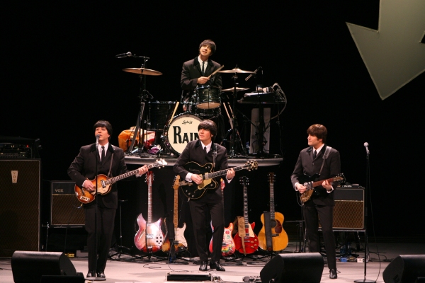 Photo Flash: RAIN At Civic Theatre Image