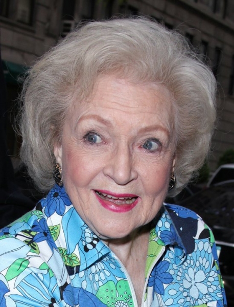 Photo Coverage: Betty White Around Town! Image