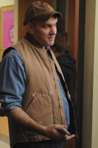 Photo Flash: Mike O'Malley Guest Stars on GLEE at Chris' Dad 5/11 