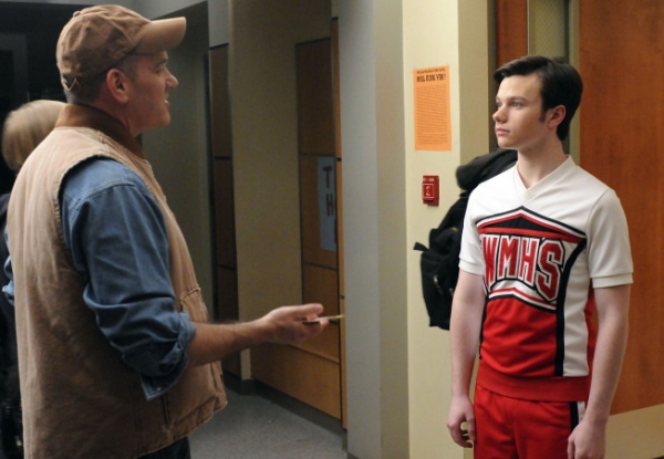 Photo Flash: Mike O'Malley Guest Stars on GLEE at Chris' Dad 5/11 Image