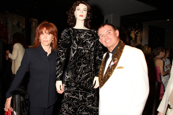 Stefanie Powers and Randy McLaughlin with Graffiti Gown Photo