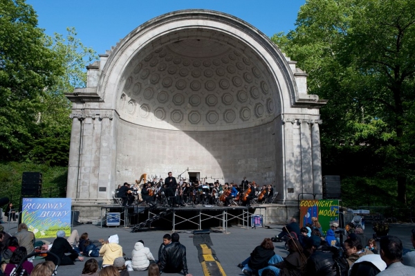 Photo Flash: Mother's Day Concert Held in Central Park Image