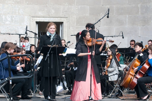 Photo Flash: Mother's Day Concert Held in Central Park Image
