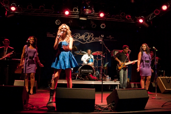 Photo Coverage: Laura Bell Bundy Plays The Highline Image