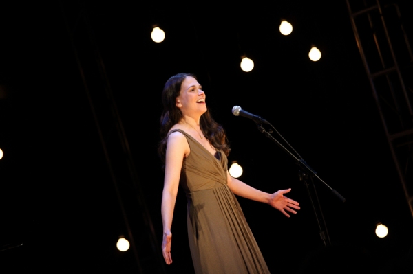 Photo Flash: Sutton Foster At The Civic Center In Des Moines Image