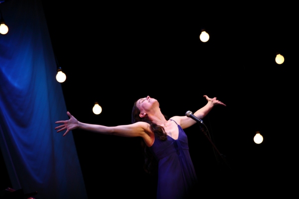 Photo Flash: Sutton Foster At The Civic Center In Des Moines Image