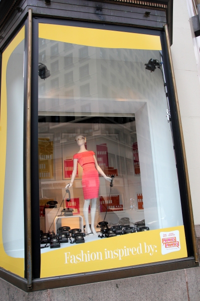 Photo Coverage: Lord & Taylor Unveils PROMISES, PROMISES Window Displays Image
