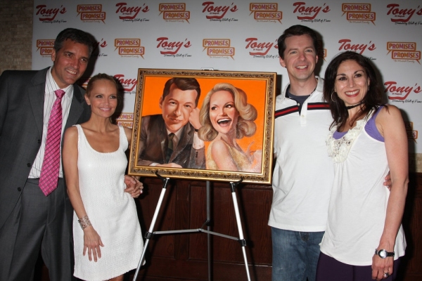 Photo Coverage: Tony diNapoli's Honors Chenoweth & Hayes with Portrait Image