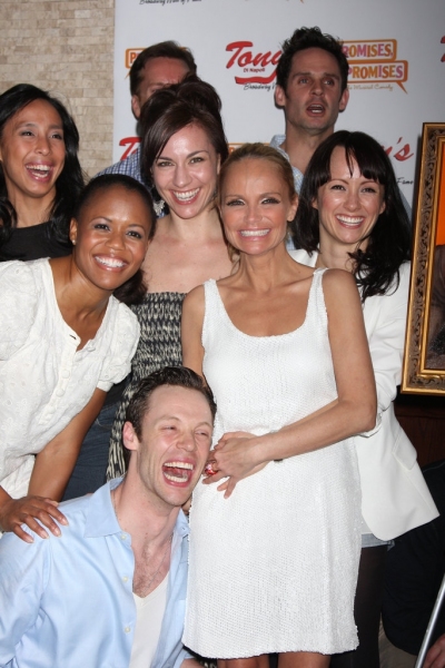 Photo Coverage: Tony diNapoli's Honors Chenoweth & Hayes with Portrait Image