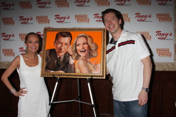 Photo Coverage: Tony diNapoli's Honors Chenoweth & Hayes with Portrait Image