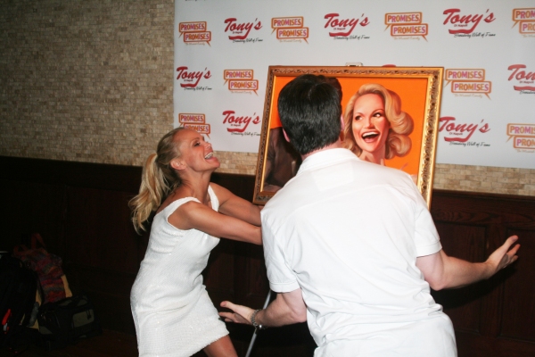 Photo Coverage: Tony diNapoli's Honors Chenoweth & Hayes with Portrait Image