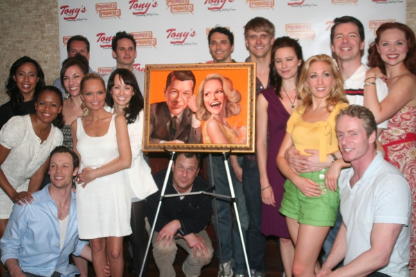 Photo Coverage: Tony diNapoli's Honors Chenoweth & Hayes with Portrait Image