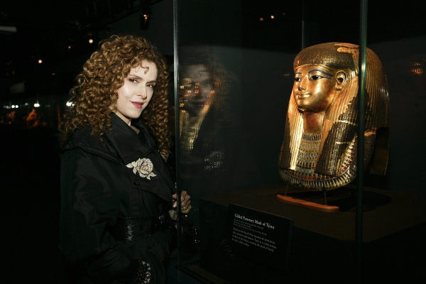 Photo Flash: Broadway Welcomes King Tut; Bernadette Peters and Patti LuPone Visit Image