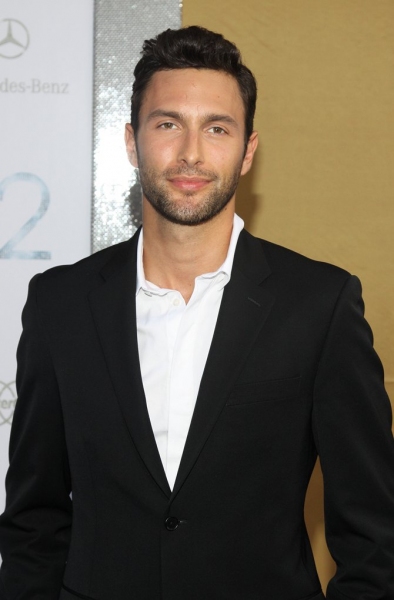 Noah Mills  Photo