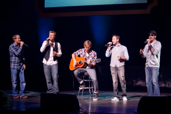 Photo Flash: DoSomething Awards Image