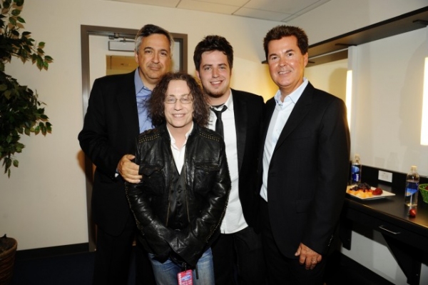 Photo Coverage: American Idol Finale On Stage! 