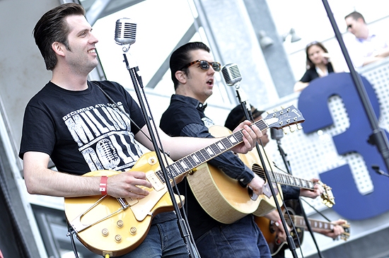 Photo Coverage: Broadway Stars Entertain Troops for Fleet Week! Image