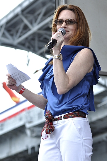 Photo Coverage: Broadway Stars Entertain Troops for Fleet Week! Image