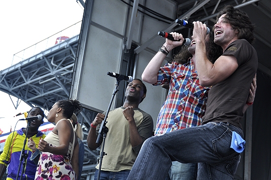 Photo Coverage: Broadway Stars Entertain Troops for Fleet Week! Image