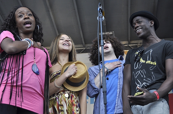Photo Coverage: Broadway Stars Entertain Troops for Fleet Week! Image
