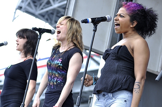 Photo Coverage: Broadway Stars Entertain Troops for Fleet Week! Image