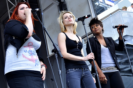 Photo Coverage: Broadway Stars Entertain Troops for Fleet Week! Image