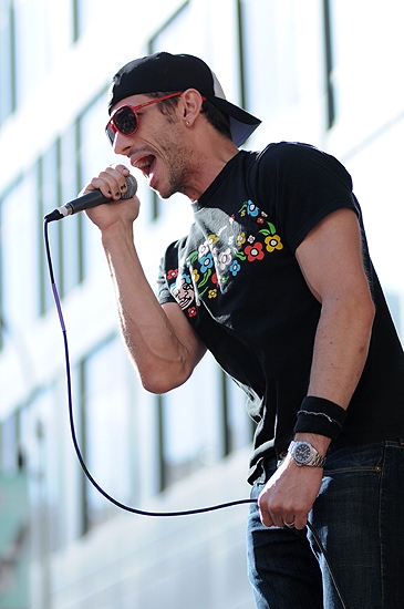Photo Coverage: ROCK OF AGES Kicks Off Summer at Hard Rock for 'Taste of Times Square' Image