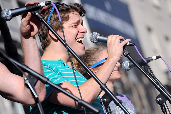 Photo Coverage: ROCK OF AGES Kicks Off Summer at Hard Rock for 'Taste of Times Square' Image
