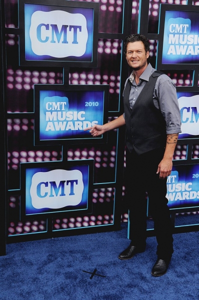 Photo Coverage: CMT Awards Red Carpet Arrivals! 