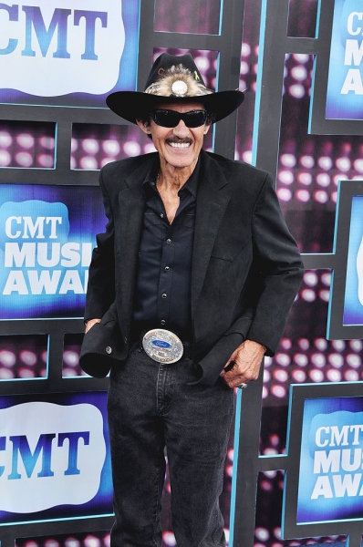 Photo Coverage: CMT Awards Red Carpet Arrivals! Image