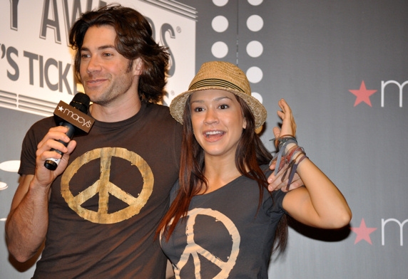 Photo Coverage: Macy's 'Sing For Your Tony Tickets' Finals Image