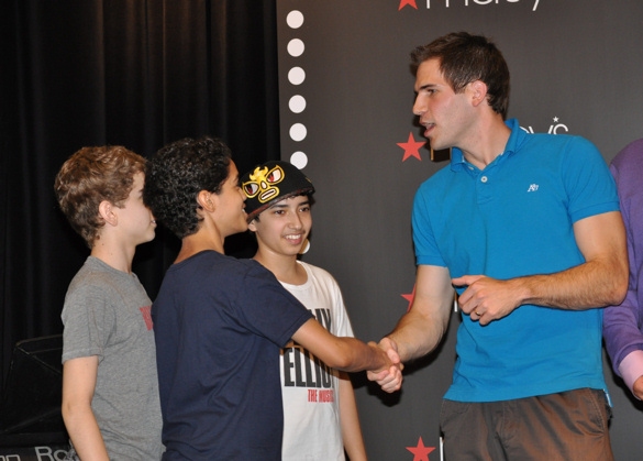 Photo Coverage: Macy's 'Sing For Your Tony Tickets' Finals Image