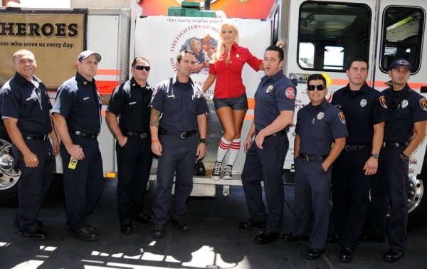 Photo Coverage: Madison & Strickland Attend Hard Rock's 'Burger Badge Bash' Image