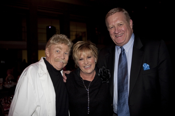 Photo Coverage: Bening Honors Stokes Mitchell at Actor's Fund Tonys Benefit Image